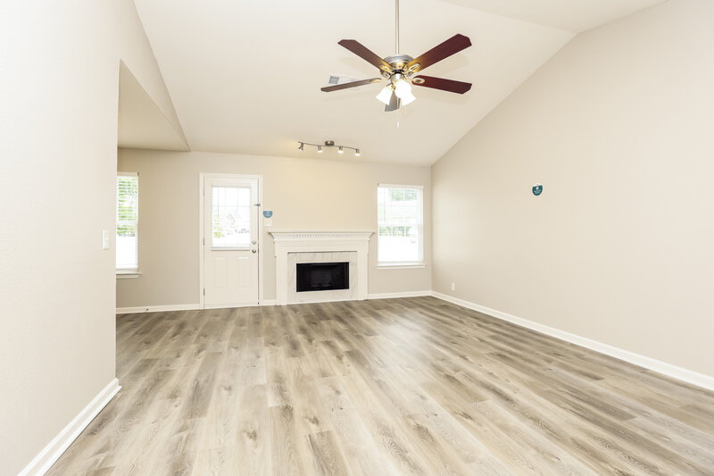 2,300/Mo, 7004 S Hampton Blvd Antioch, TN 37013 Living Room View