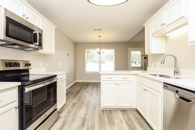 2,300/Mo, 7004 S Hampton Blvd Antioch, TN 37013 Kitchen View