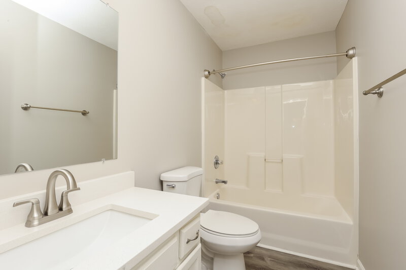 2,300/Mo, 7004 S Hampton Blvd Antioch, TN 37013 Bathroom View 3