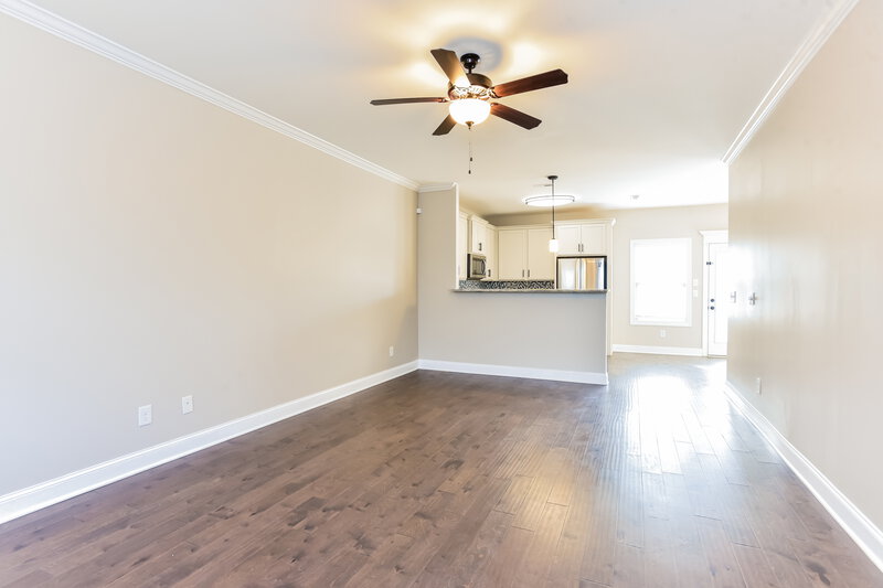 4,030/Mo, 575 Hollandale Rd La Vergne, TN 37086 Living Room View 3