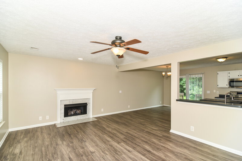2,275/Mo, 3425 Cainbrook Crossing Antioch, TN 37013 Living Room View 3