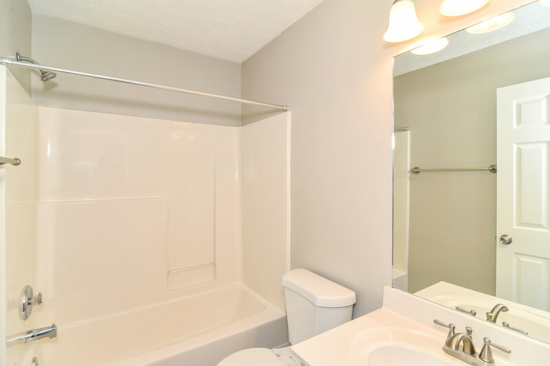 2,275/Mo, 3425 Cainbrook Crossing Antioch, TN 37013 Bathroom View