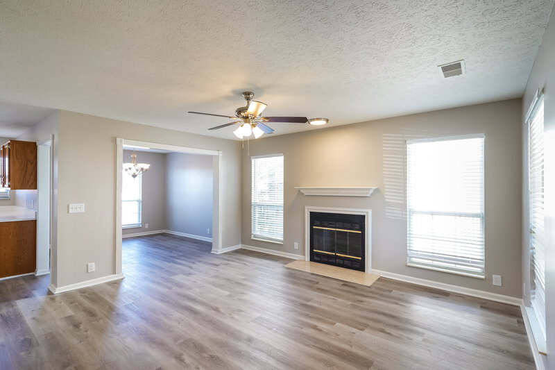 2,485/Mo, 3106 Creekview Ln Goodlettsville, TN 37072 Living Room View 2