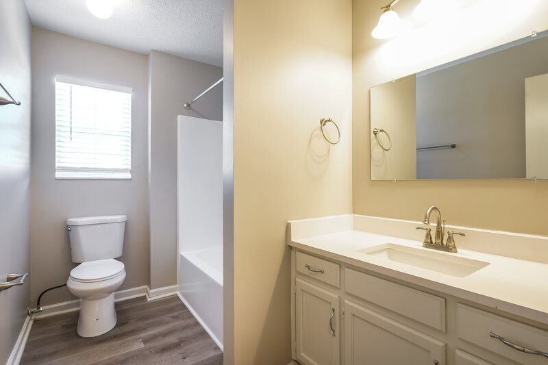 2,485/Mo, 3106 Creekview Ln Goodlettsville, TN 37072 Bathroom View
