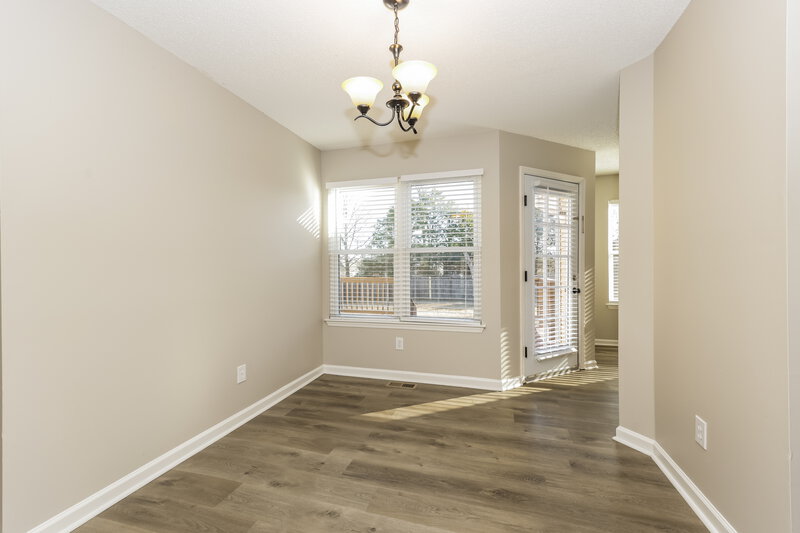 2,100/Mo, 6628 Shadyview Dr Antioch, TN 37013 Dining Room View