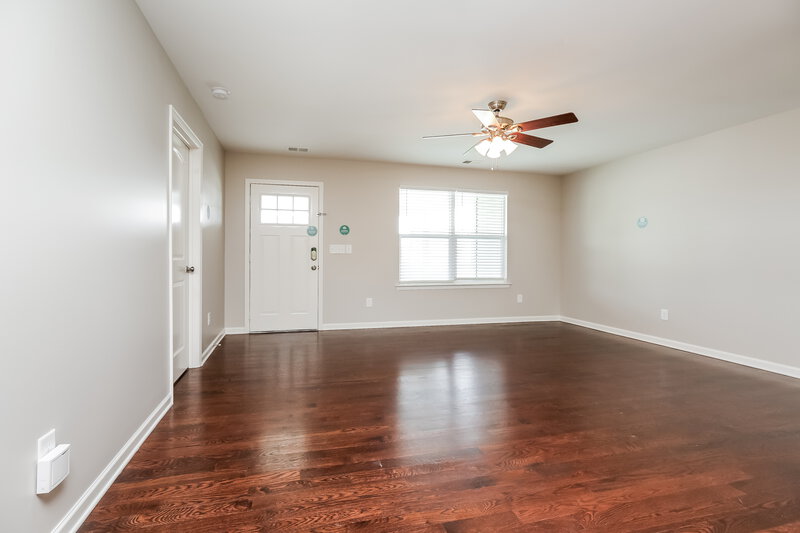 2,130/Mo, 1500 Stoney River Ln Madison, TN 37115 Living Room View