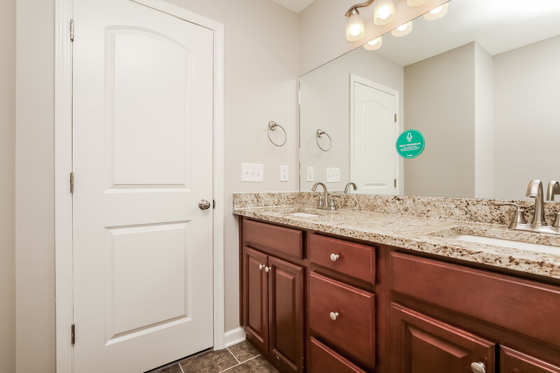 2,130/Mo, 1500 Stoney River Ln Madison, TN 37115 Bathroom View