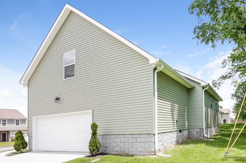 2,130/Mo, 1500 Stoney River Ln Madison, TN 37115 Side View