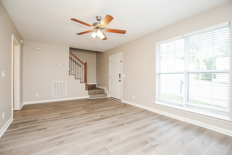 2,440/Mo, 112 Township Ct Hendersonville, TN 37075 Living Room View 2