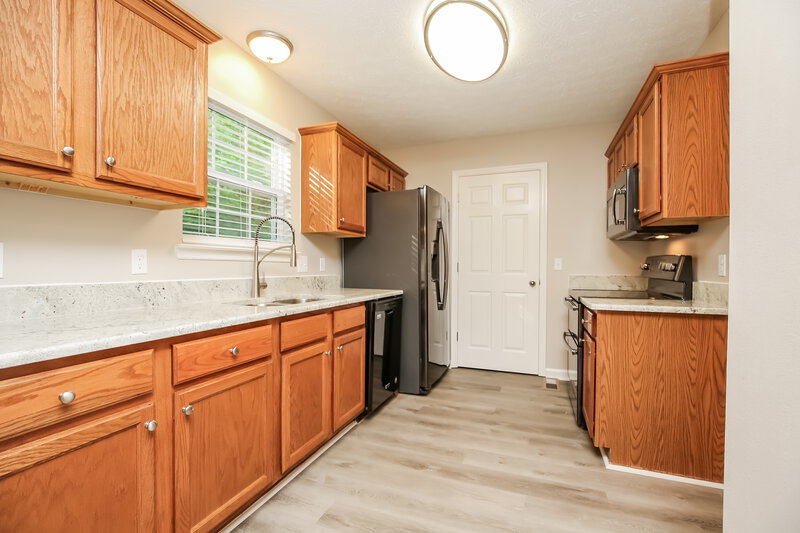 2,440/Mo, 112 Township Ct Hendersonville, TN 37075 Kitchen View