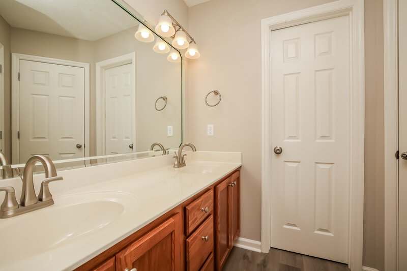 2,440/Mo, 112 Township Ct Hendersonville, TN 37075 Main Bathroom View
