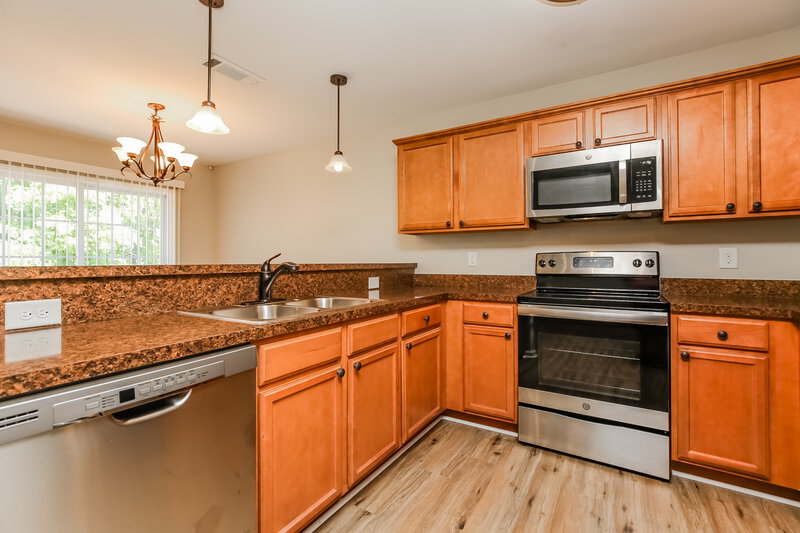 2,365/Mo, 183 Lyndhurst Dr La Vergne, TN 37086 Kitchen View