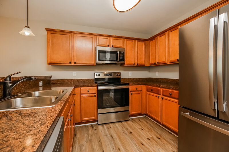 2,365/Mo, 183 Lyndhurst Dr La Vergne, TN 37086 Kitchen View 2