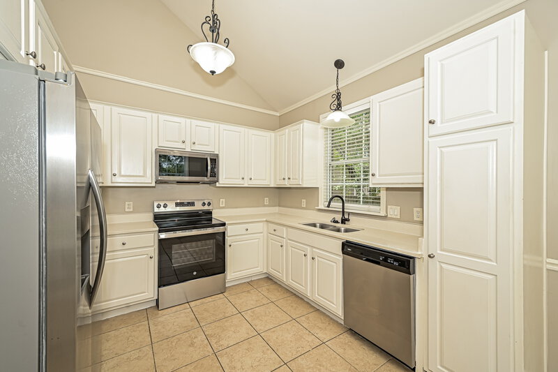 2,400/Mo, 1102 Burlington Ct Murfreesboro, TN 37128 Kitchen View