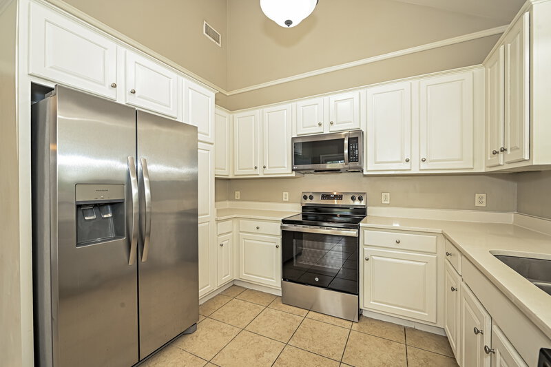 2,400/Mo, 1102 Burlington Ct Murfreesboro, TN 37128 Kitchen View 2