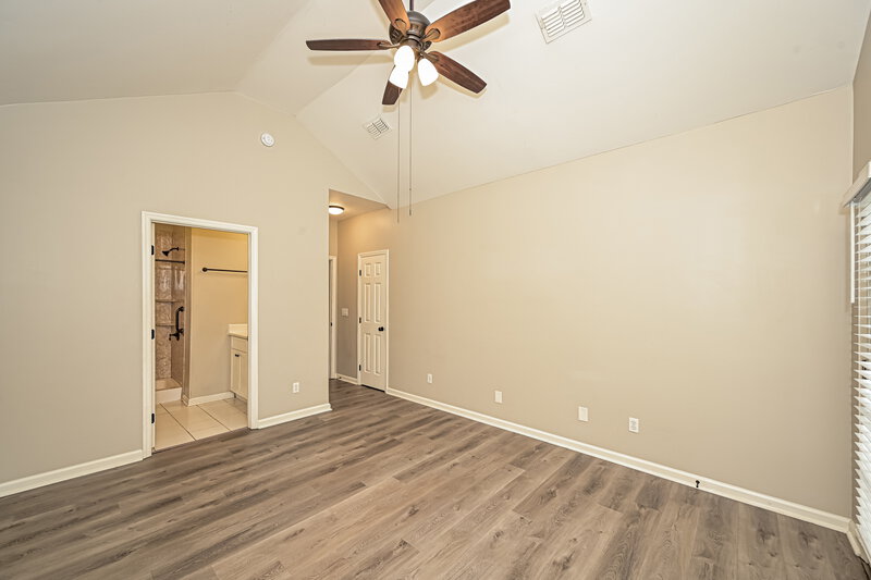2,400/Mo, 1102 Burlington Ct Murfreesboro, TN 37128 Main Bedroom View 2