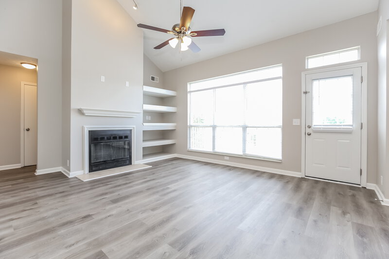 2,560/Mo, 3108 Creekview Ln Goodlettsville, TN 37072 Living Room View 2
