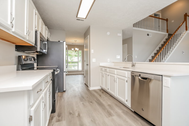 2,560/Mo, 3108 Creekview Ln Goodlettsville, TN 37072 Kitchen View 2