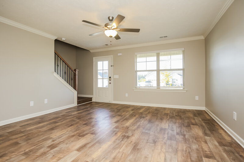 2,345/Mo, 1357 Busiris Dr Hermitage, TN 37076 Living Room View 2