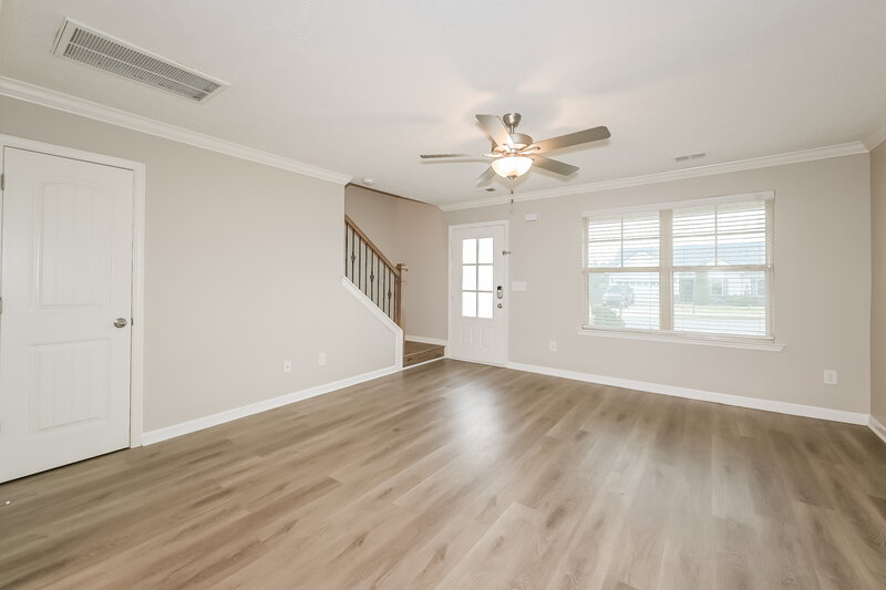 2,315/Mo, 1357 Busiris Dr Hermitage, TN 37076 Living Room View 2