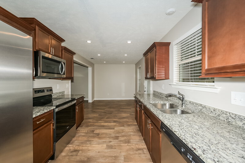 2,315/Mo, 1357 Busiris Dr Hermitage, TN 37076 Kitchen View 2