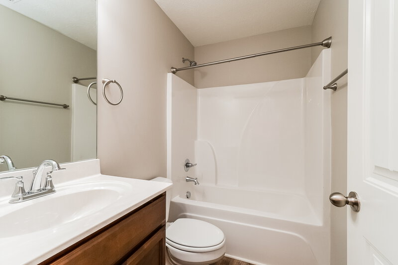 3,360/Mo, 1357 Busiris Dr Hermitage, TN 37076 Main Bathroom View