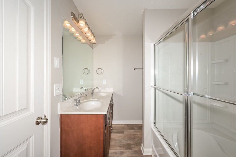 2,315/Mo, 1357 Busiris Dr Hermitage, TN 37076 Main Bathroom View
