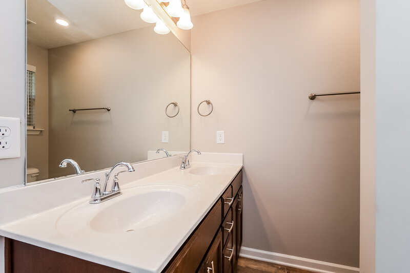 3,360/Mo, 1357 Busiris Dr Hermitage, TN 37076 Bathroom View