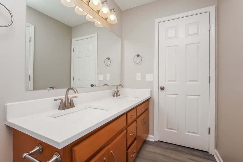 2,020/Mo, 1202 Welsh Dr La Vergne, TN 37086 Bathroom View