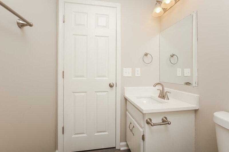 2,020/Mo, 1202 Welsh Dr La Vergne, TN 37086 Bathroom View 3