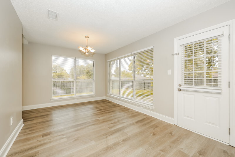 2,340/Mo, 1224 Jacksons View Rd Hermitage, TN 37076 Dining Room View 2