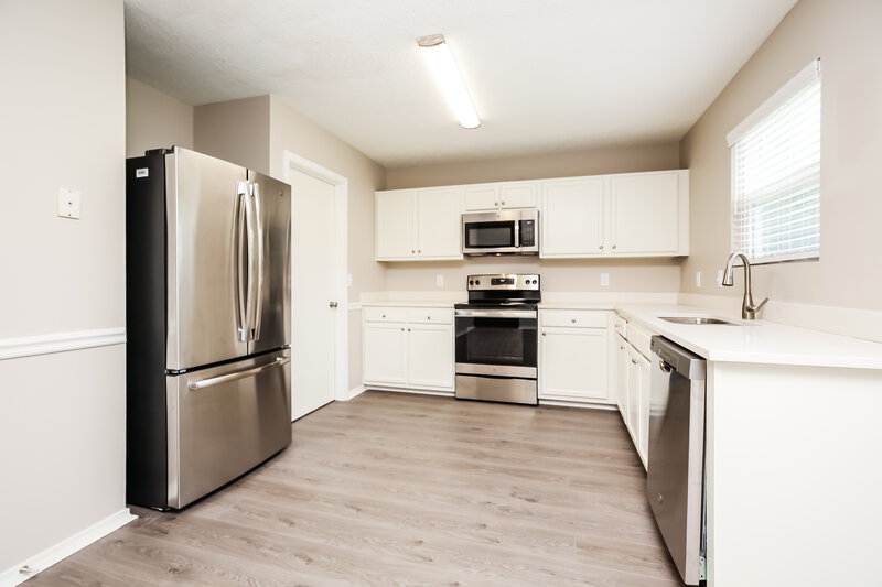 2,350/Mo, 807 General Barksdale Dr Smyrna, TN 37167 Kitchen View