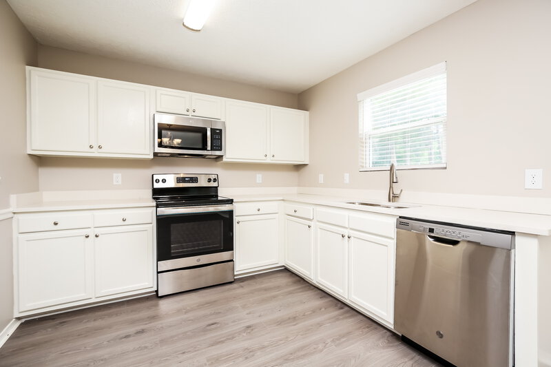 2,350/Mo, 807 General Barksdale Dr Smyrna, TN 37167 Kitchen View 2