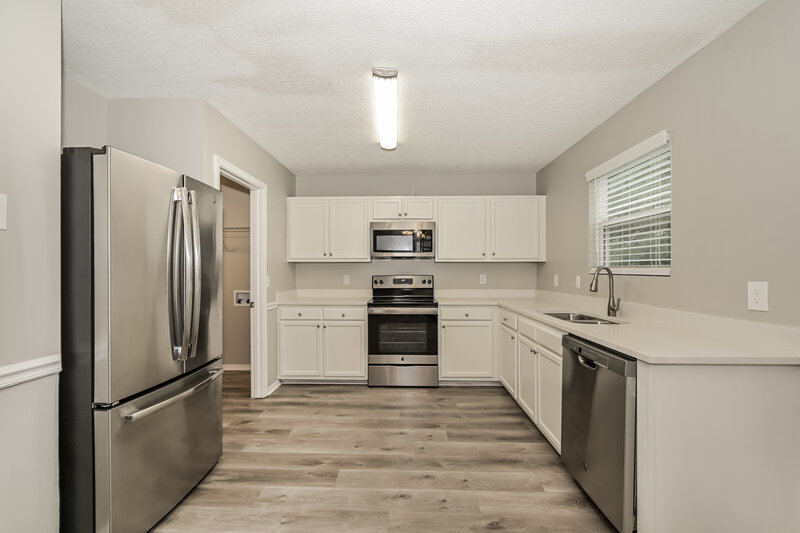 2,270/Mo, 807 General Barksdale Dr Smyrna, TN 37167 Kitchen View 2