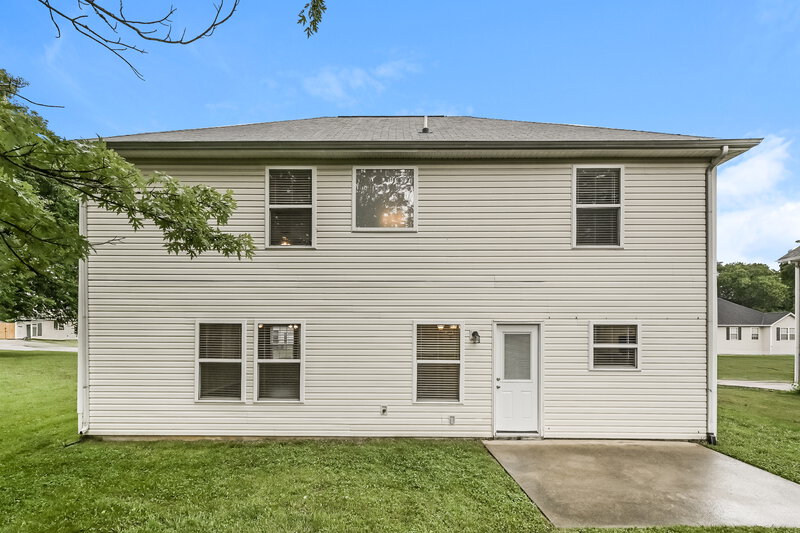 2,270/Mo, 807 General Barksdale Dr Smyrna, TN 37167 Rear View