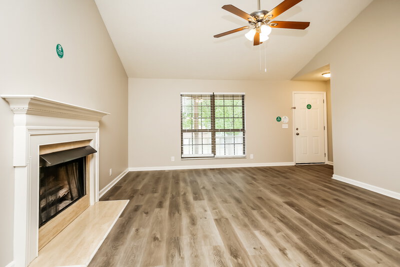3,350/Mo, 1316 Ravenna Ct S Antioch, TN 37013 Living Room View 2