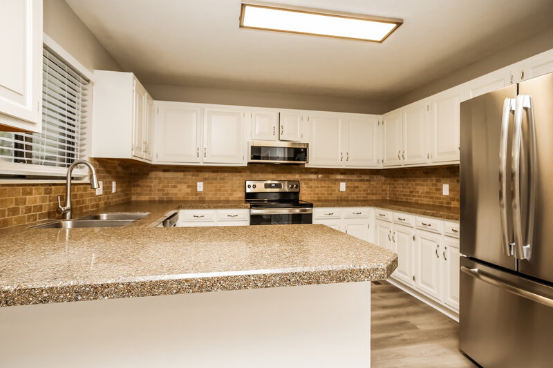 3,350/Mo, 1316 Ravenna Ct S Antioch, TN 37013 Kitchen View