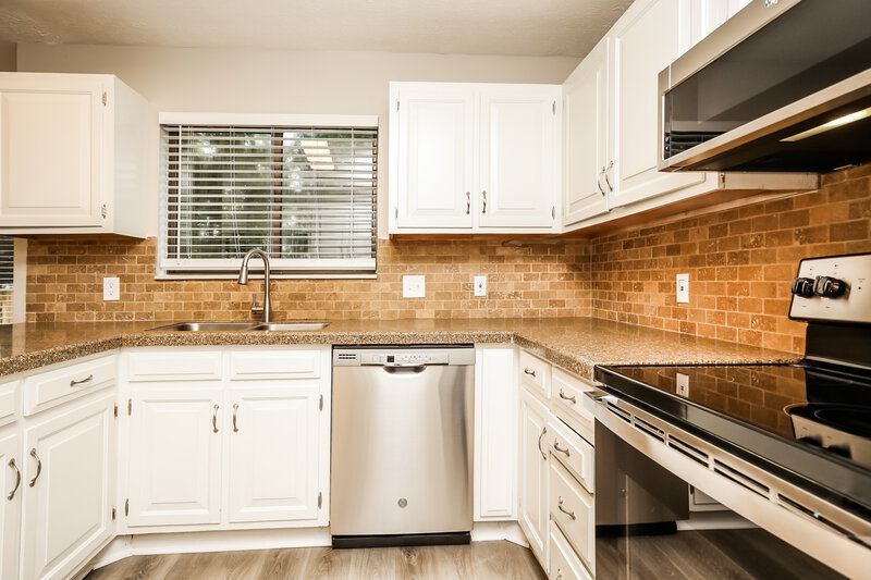 3,350/Mo, 1316 Ravenna Ct S Antioch, TN 37013 Kitchen View 2