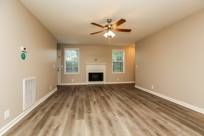 2,445/Mo, 5921 Belle Oaks Pl Antioch, TN 37013 Living Room View