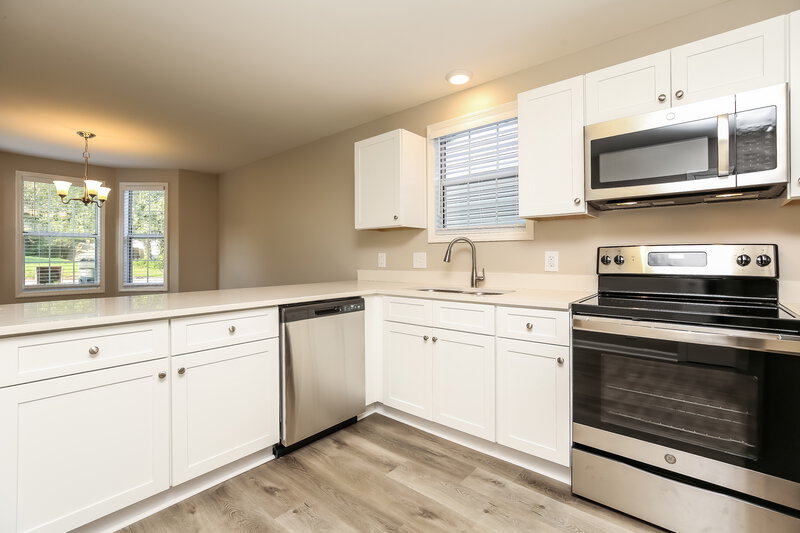 2,445/Mo, 5921 Belle Oaks Pl Antioch, TN 37013 Kitchen View 2