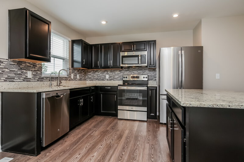 2,350/Mo, 1418 Christina Hayes Ln La Vergne, TN 37086 Kitchen View