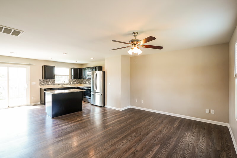 2,350/Mo, 1418 Christina Hayes Ln La Vergne, TN 37086 Living Room View 3