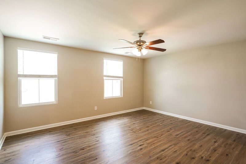 2,350/Mo, 1418 Christina Hayes Ln La Vergne, TN 37086 Living Room View 4