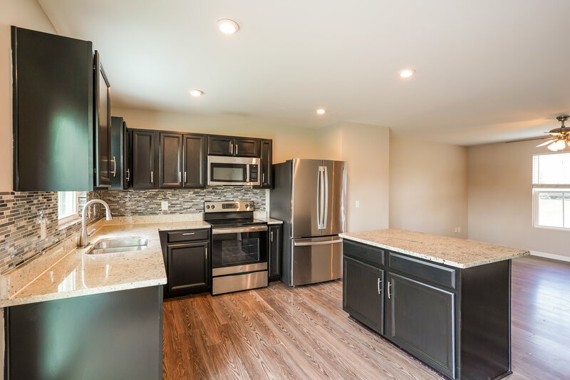 2,350/Mo, 1418 Christina Hayes Ln La Vergne, TN 37086 Kitchen View 2