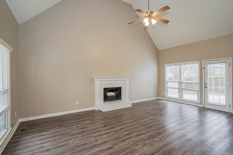 2,195/Mo, 109 St Michaels Ln Smyrna, TN 37167 Living Room View 2