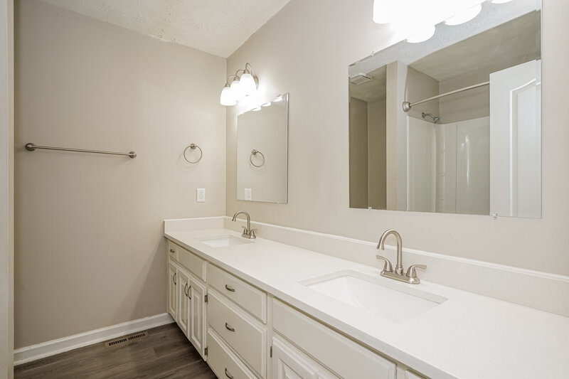 2,195/Mo, 109 St Michaels Ln Smyrna, TN 37167 Main Bathroom View