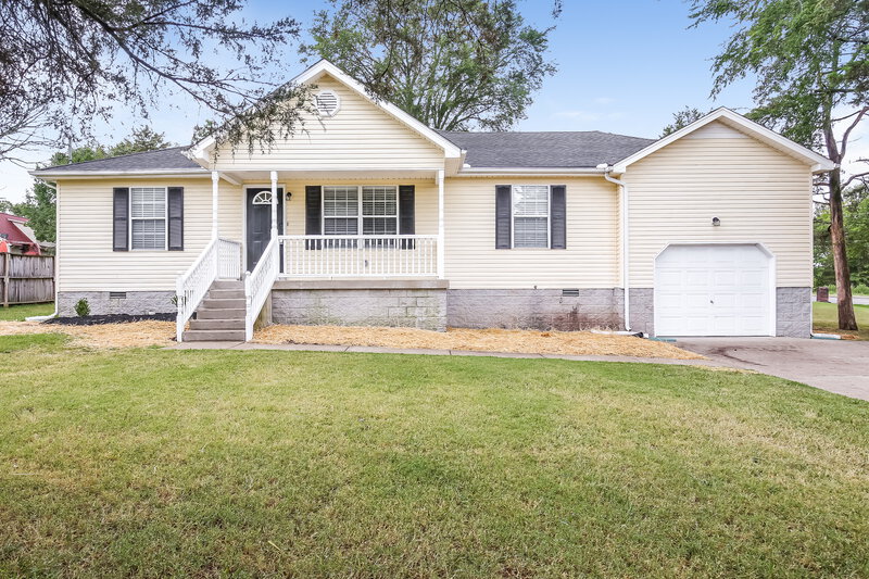1,970/Mo, 300 Southlake Dr La Vergne, TN 37086 External View