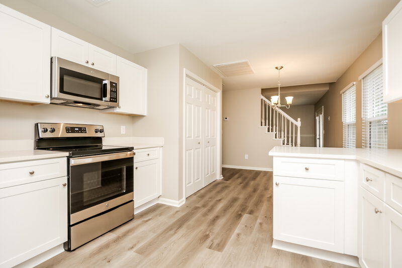 2,145/Mo, 105 Cedar Bend Ct La Vergne, TN 37086 Kitchen View