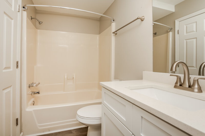 2,145/Mo, 105 Cedar Bend Ct La Vergne, TN 37086 Bathroom View 2