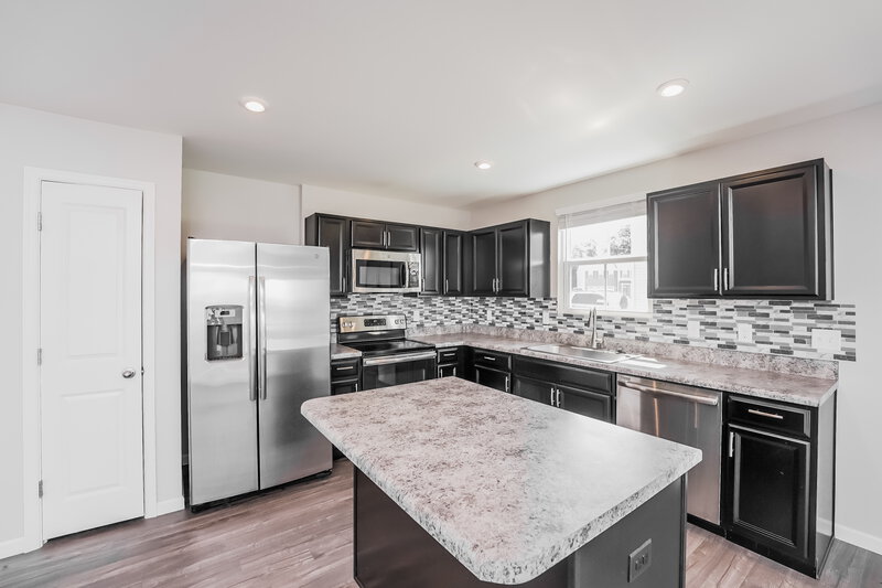 2,215/Mo, 224 Nottingham Ln La Vergne, TN 37086 Kitchen View 2